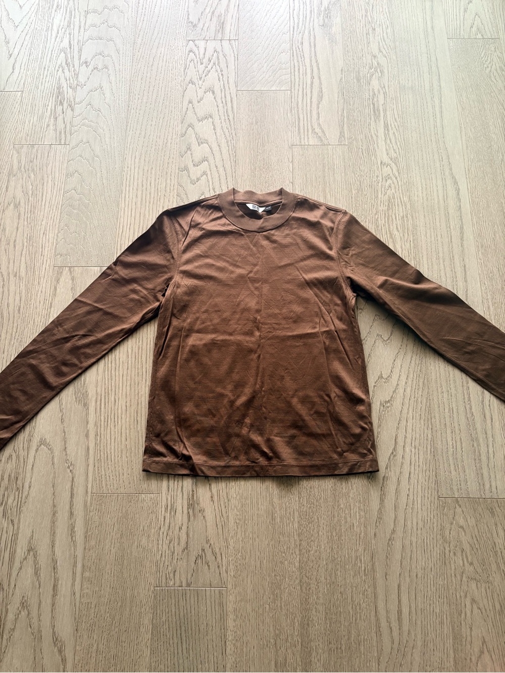 U Uniqlo Long-Sleeve Crewneck Tee